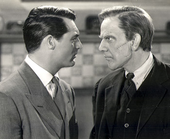Cary Grant, Raymond Massey,